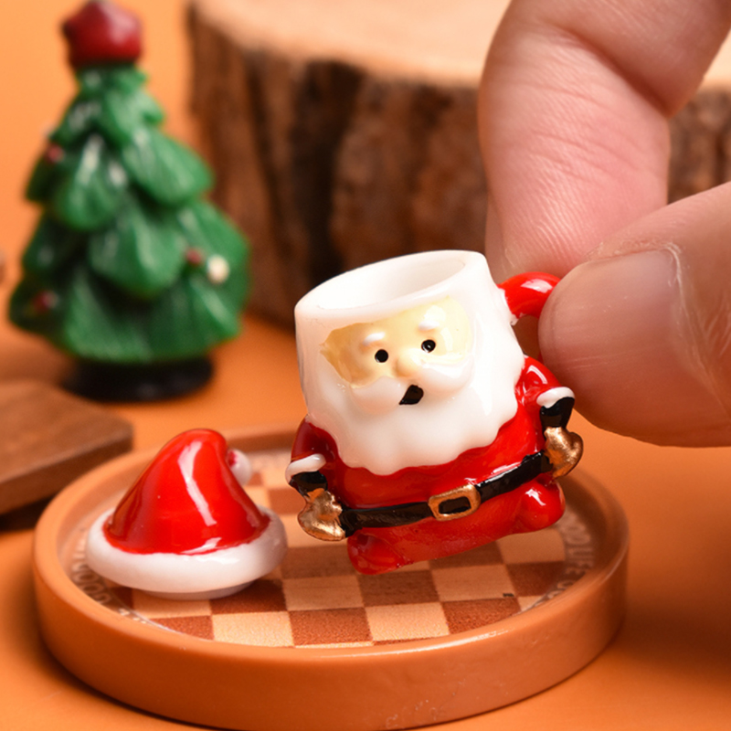 Resin Crafts - ミニサンタティーカップオーナメント - クリスマス工芸品、妖精の庭、ホリデーギフトディスプレイ用の樹脂製ドールハウスデコレーション
