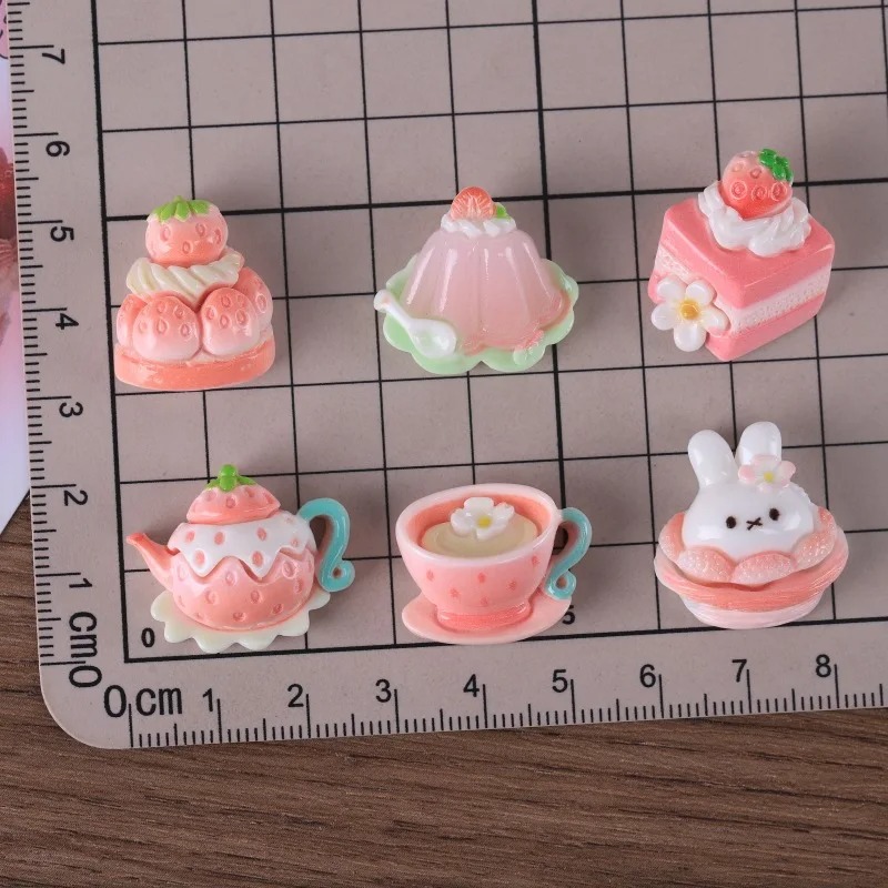 10 個漫画甘いピンクシリーズイチゴケーキ樹脂ペンダント d - Resin Craft Projects のレビューと価格