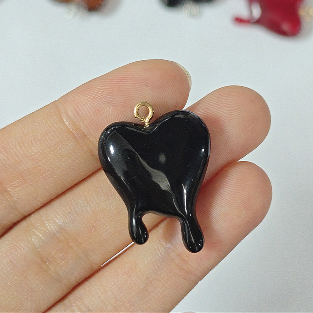 10 個ドロップブラッドハート型樹脂チャームハロウィンペンダ - Resin Craft Projects のレビューと価格
